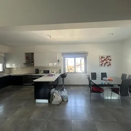 Deryneia House Semesterbostad Dherinia